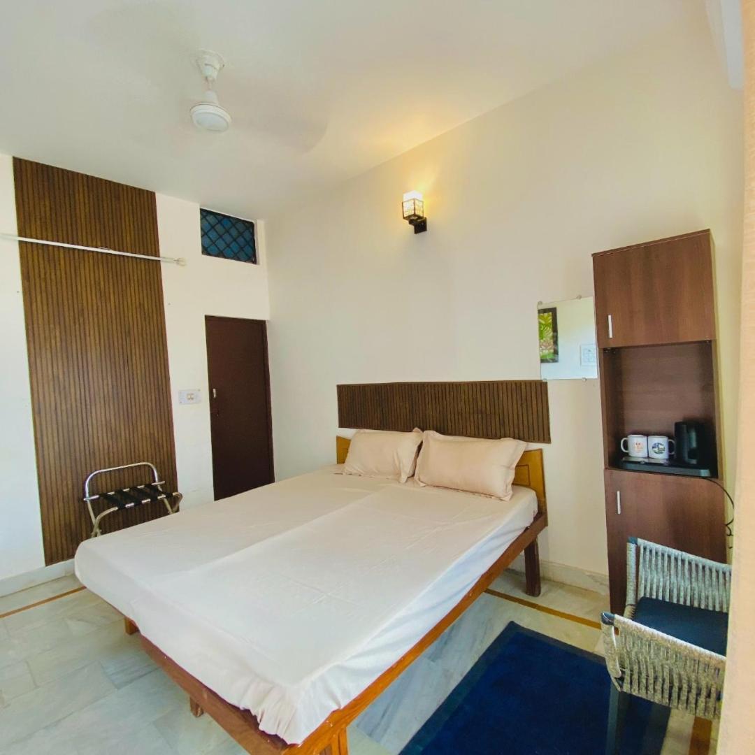 Hotel Holy Cow Rishīkesh Exterior foto